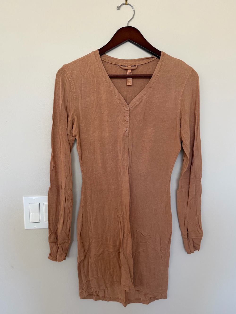 SKIMS Long Sleeve Henley Nightgown - Light Brown